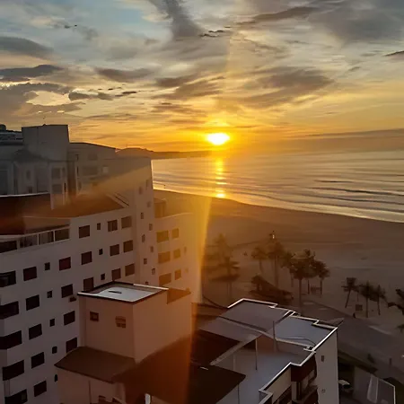 Em Frente Ao Quiosque Ocian Na Praia, Pe Na Areia Praia Grande  Exterior photo